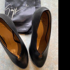 SUPER SEXY, GORGEOUS BLACK HEELS!  Size 7.5 (37.5). Giuseppe Zanotti Desig…